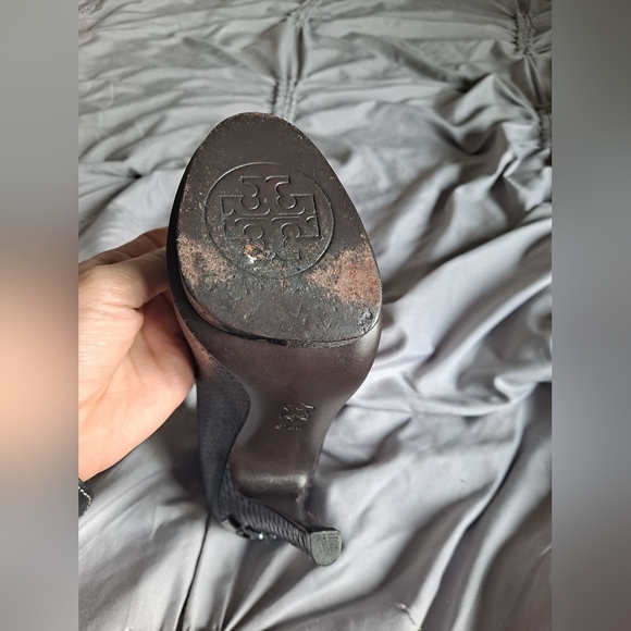 Tory Burch Leather Snakeprint Heels Size 5.5 - Picture 4 of 10